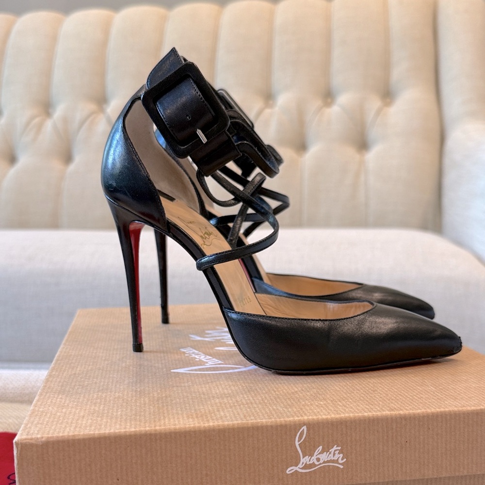 Christian Louboutin Suzanna 100 Nappa in size 36.5